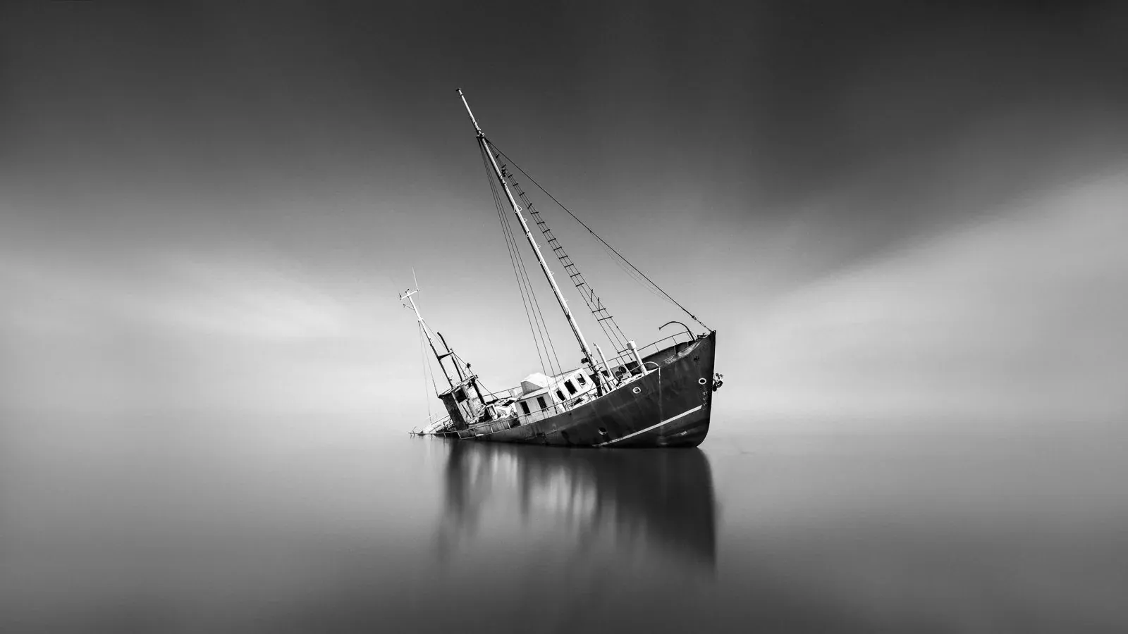 Shipwreck – Emäsalo, Finland 2013 – ISO 100, 35 mm, f/10, 689 sec. exposure. Captured with 15 stop ND-filter.