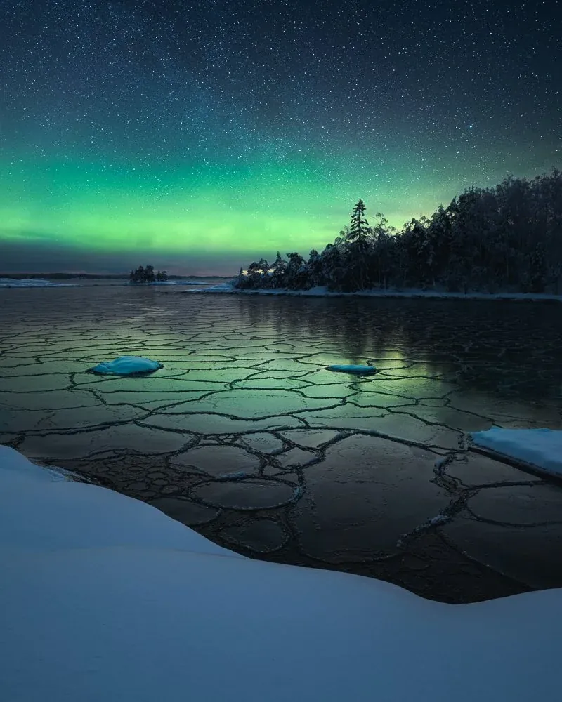 Northern lights landscape after editing with Borealis presets